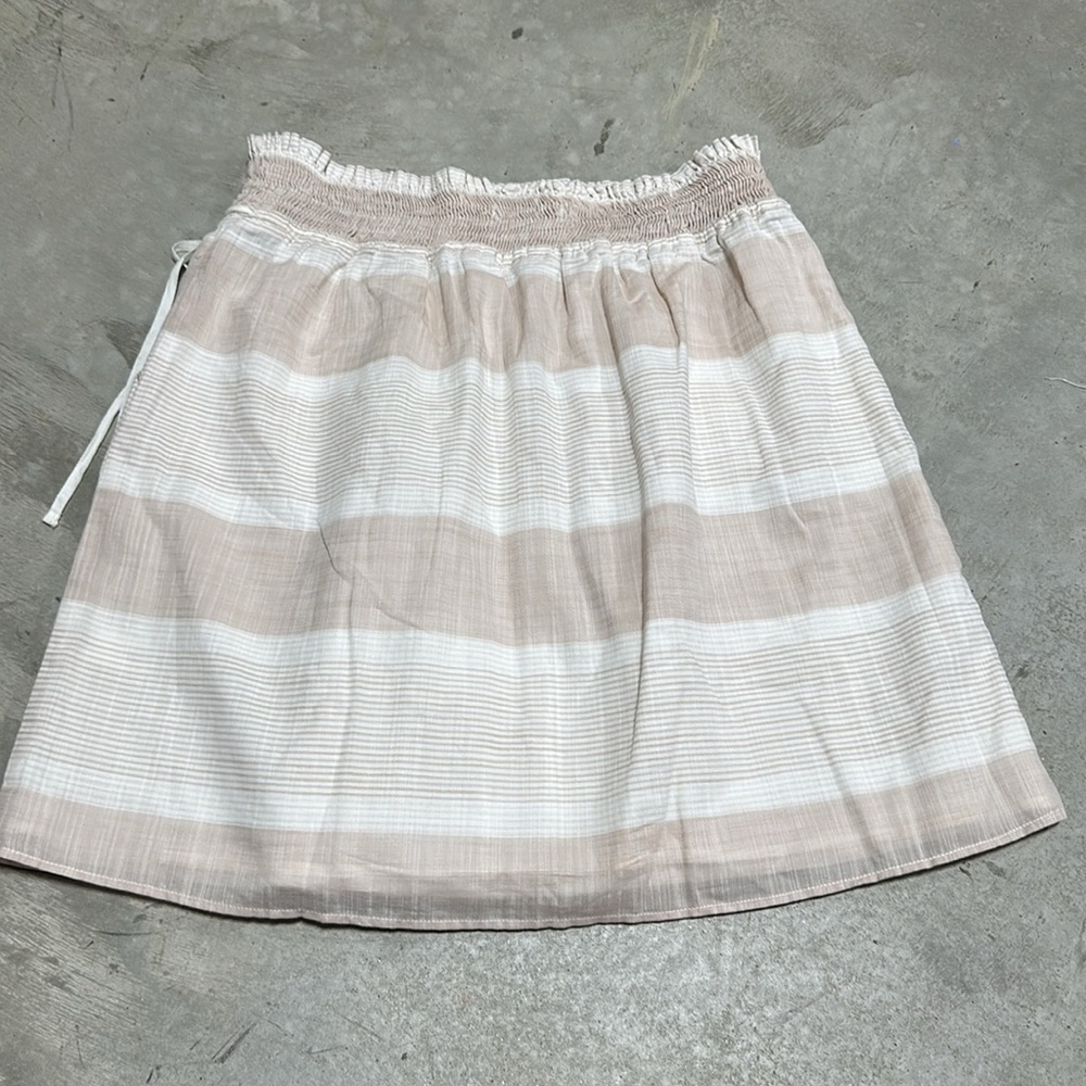 Banana Republic Ruffle Skirts for Women / Size 4 / box 2-16 - Picture 4 of 8